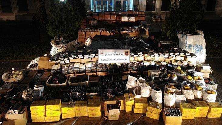 Adana'da dev operasyon! Milyonlarca liralık kaçak ürün ele geçirildi