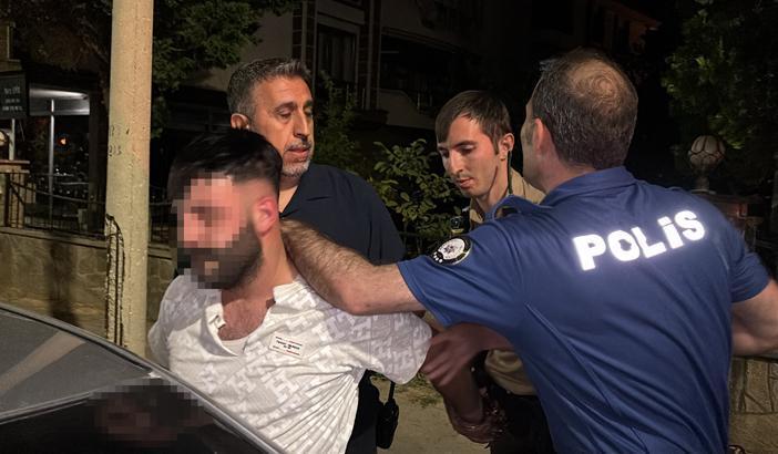 Alkollü sürücü kaza yaptı, ortalık karıştı! Polisle arbede sonrası 12 gözaltı