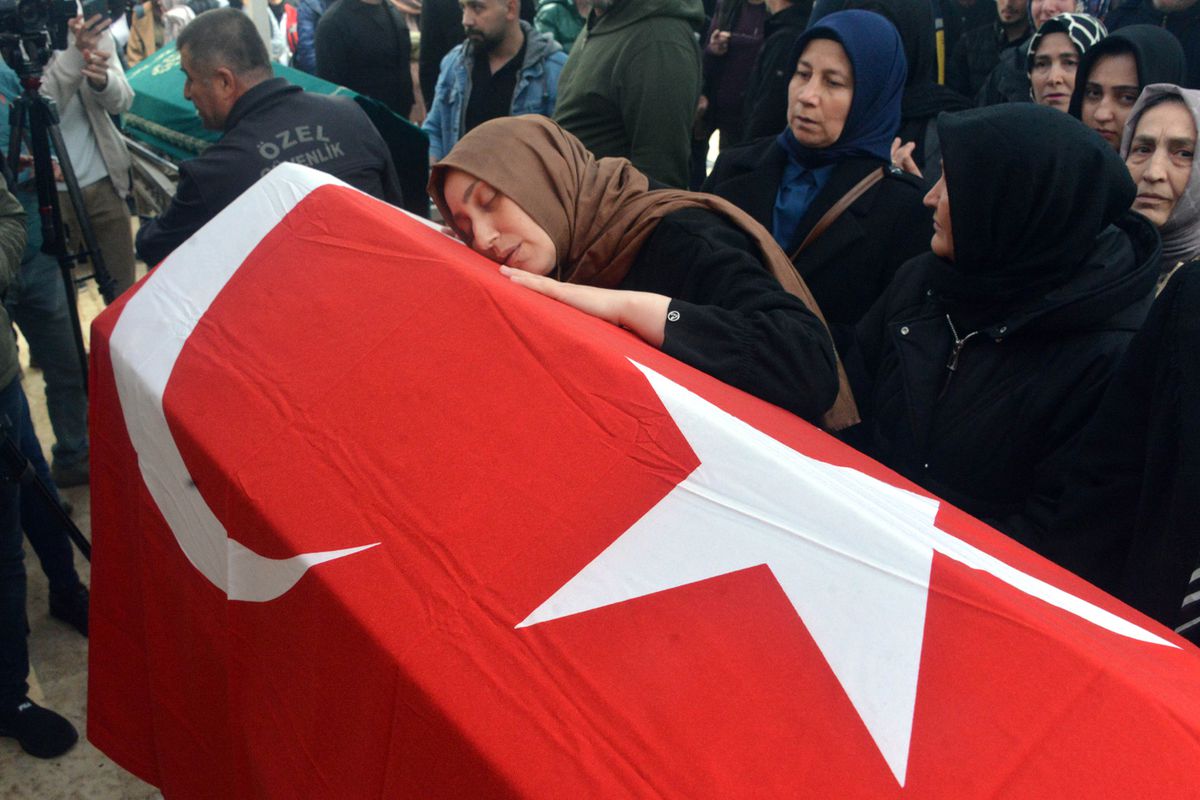 Almina'nın cenazesinde gözyaşları sel oldu! Annenin ağıtları yürek dağladı