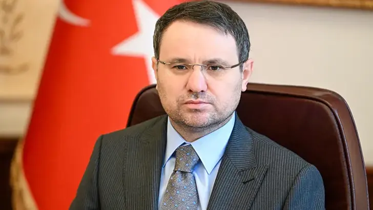 Bakan Gürlek: Sahte kimliklerle tapu devir girişimlerinde bulunduğu tespit edilen 31 şüpheliye gözaltı işlemleri başlatılmıştır
