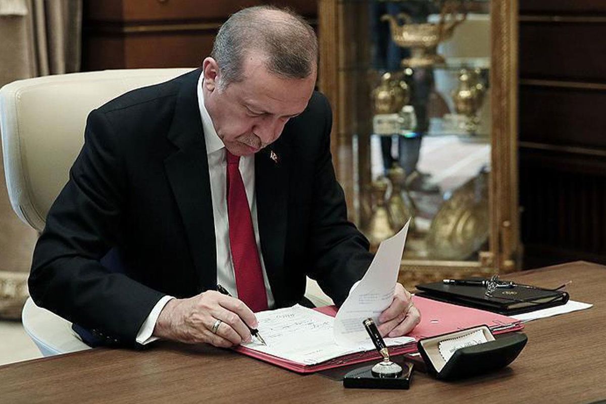 Bakanlıklarda görevden alma ve atama kararları Resmi Gazete'de