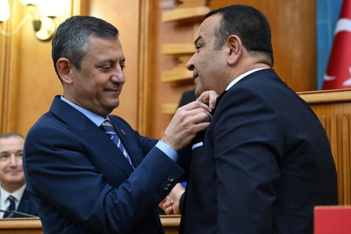 CHP Ankara Milletvekili Adnan Beker partisinden istifa etti
