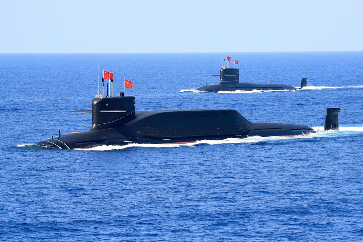 Çin'den dünyaya gözdağı! Denizaltından balistik füze fırlattı