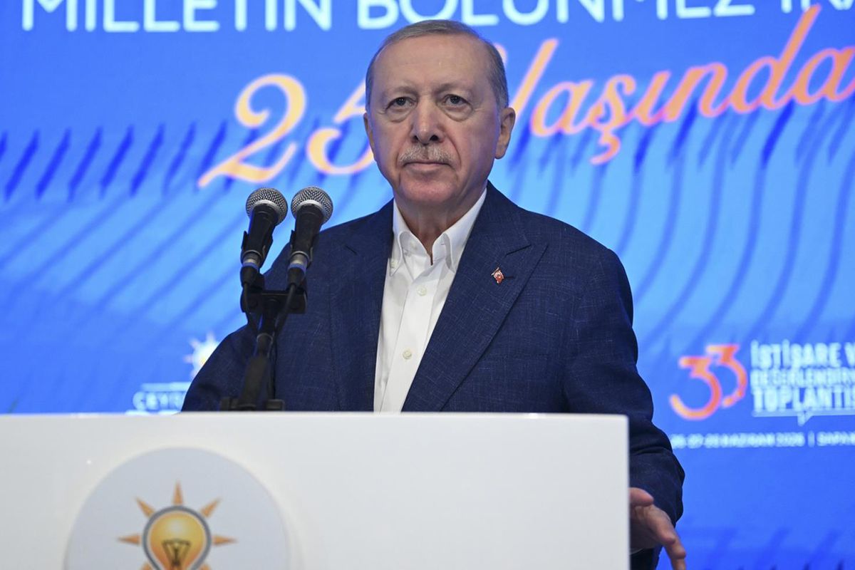 Erdoğan'dan AK Parti teşkilatına uyarı: Yorulan varsa kenara gelsin, boşa harcayacak zamanımız yok
