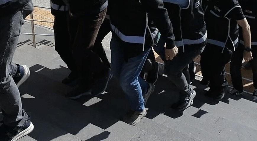 İstanbul'da göçmen kaçakçılığı operasyonunda 4 şüpheli yakalandı