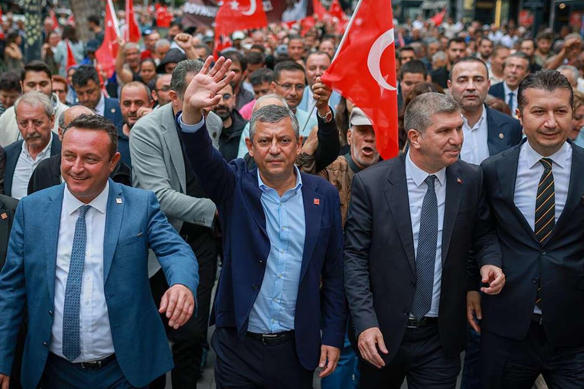 Kulisler yangın yeri! İşte Özgür Özel'in kuracağı yeni partinin adı
