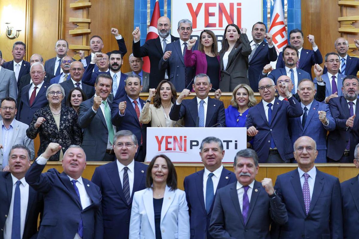 Manisa Büyükşehir Belediye Başkanı Besim Dutlulu Yeni Parti rozetini yarın takacak