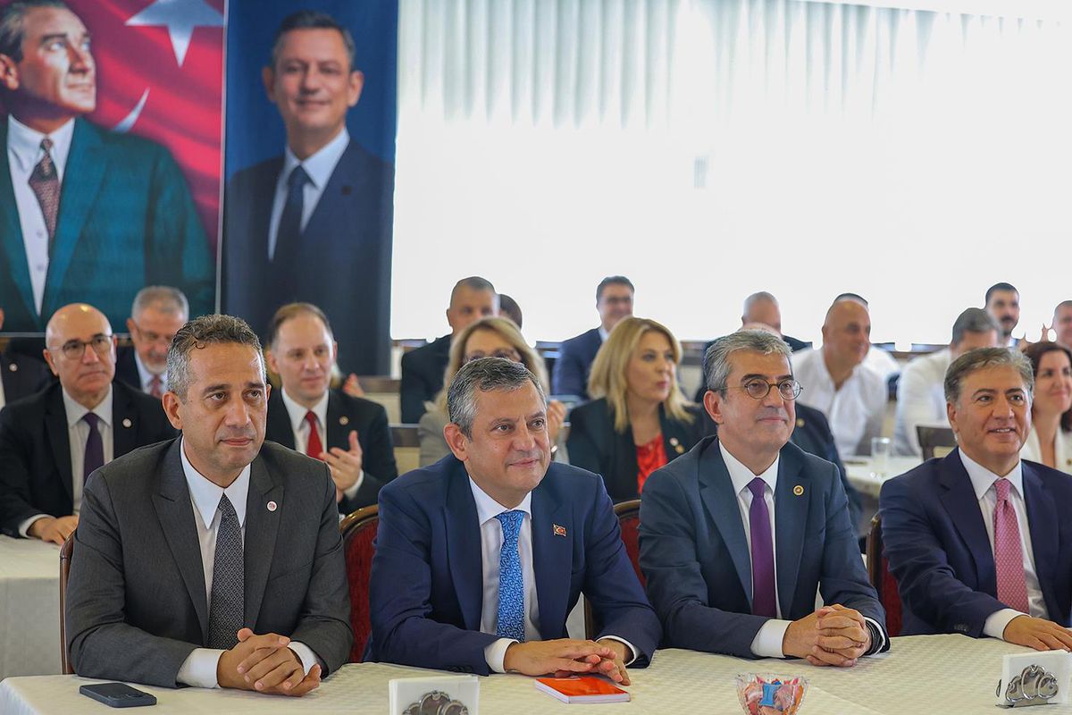 Mansur Yavaş'tan Özgür Özel'e tebrik telefonu: CHP'den istifa edecek mi?