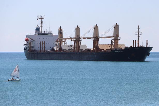 Marmara'da karaya oturan dev gemide kritik bekleyiş! Dalgıçlar su altına indi