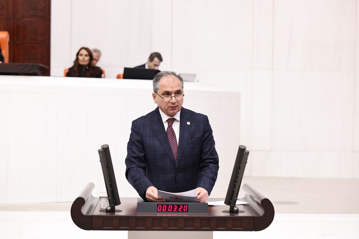 Meclis'te makam aracı restleşmesi: Belge getirsinler özür dileyeceğim