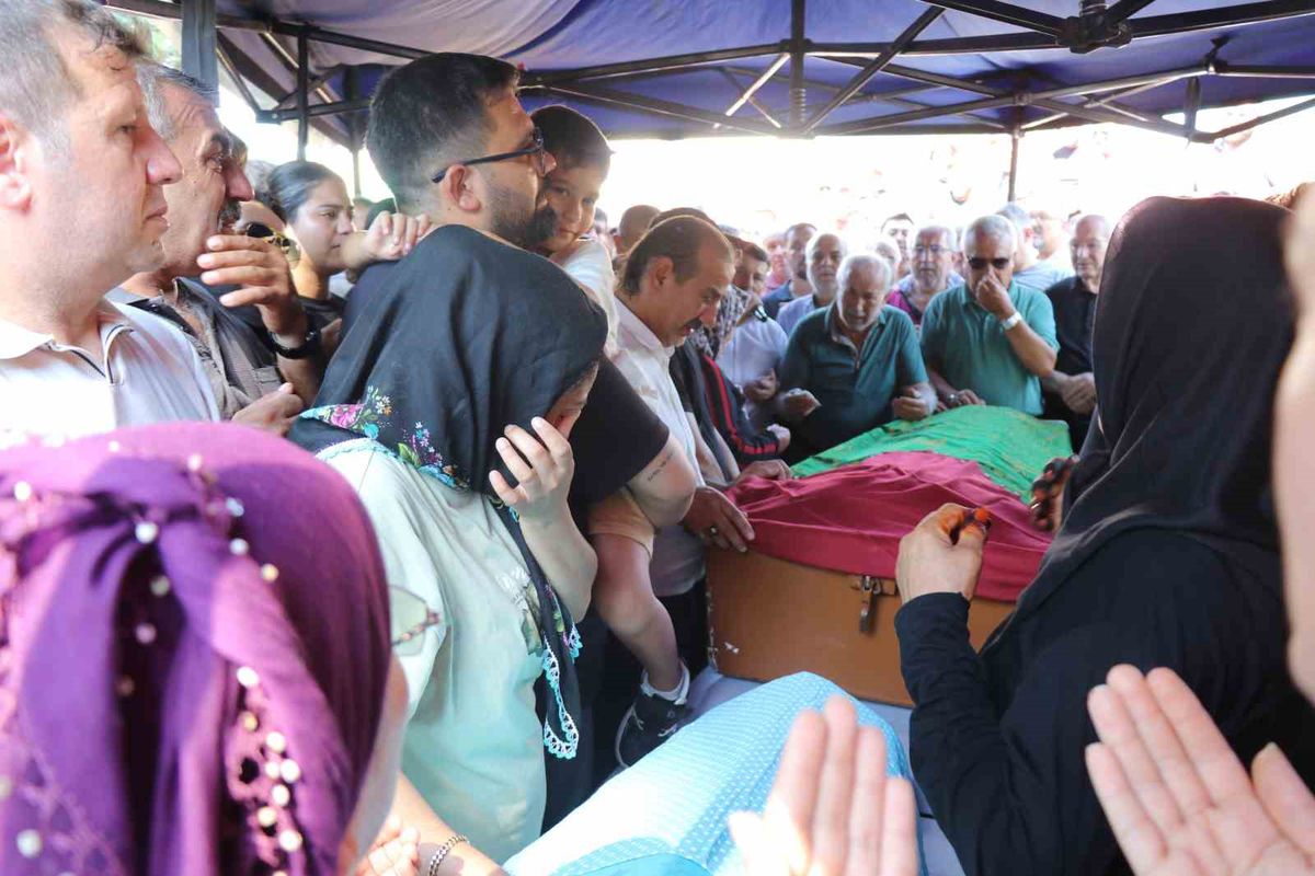Özel hastanede ihmal iddiası! Anne ile bebeği yan yana toprağa verildi