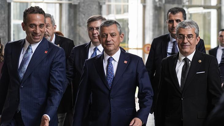 Son dakika! Özgür Özel'in peşinde olduğu parti! DSP Genel Başkanı Aksakal teklifi doğruladı