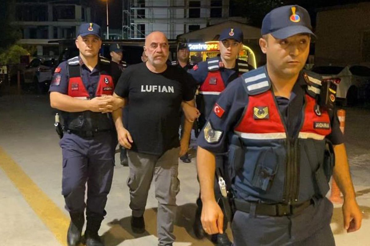 Ünlü yönetmen Ezel Akay uyuşturucu operasyonunda gözaltına alındı